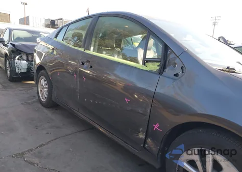 2017 Toyota Prius Four z USA, uszkodzony, nr VIN JTDKARFU7H3533865